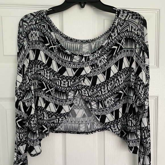 backless patterned sweater - Picture 2 of 5